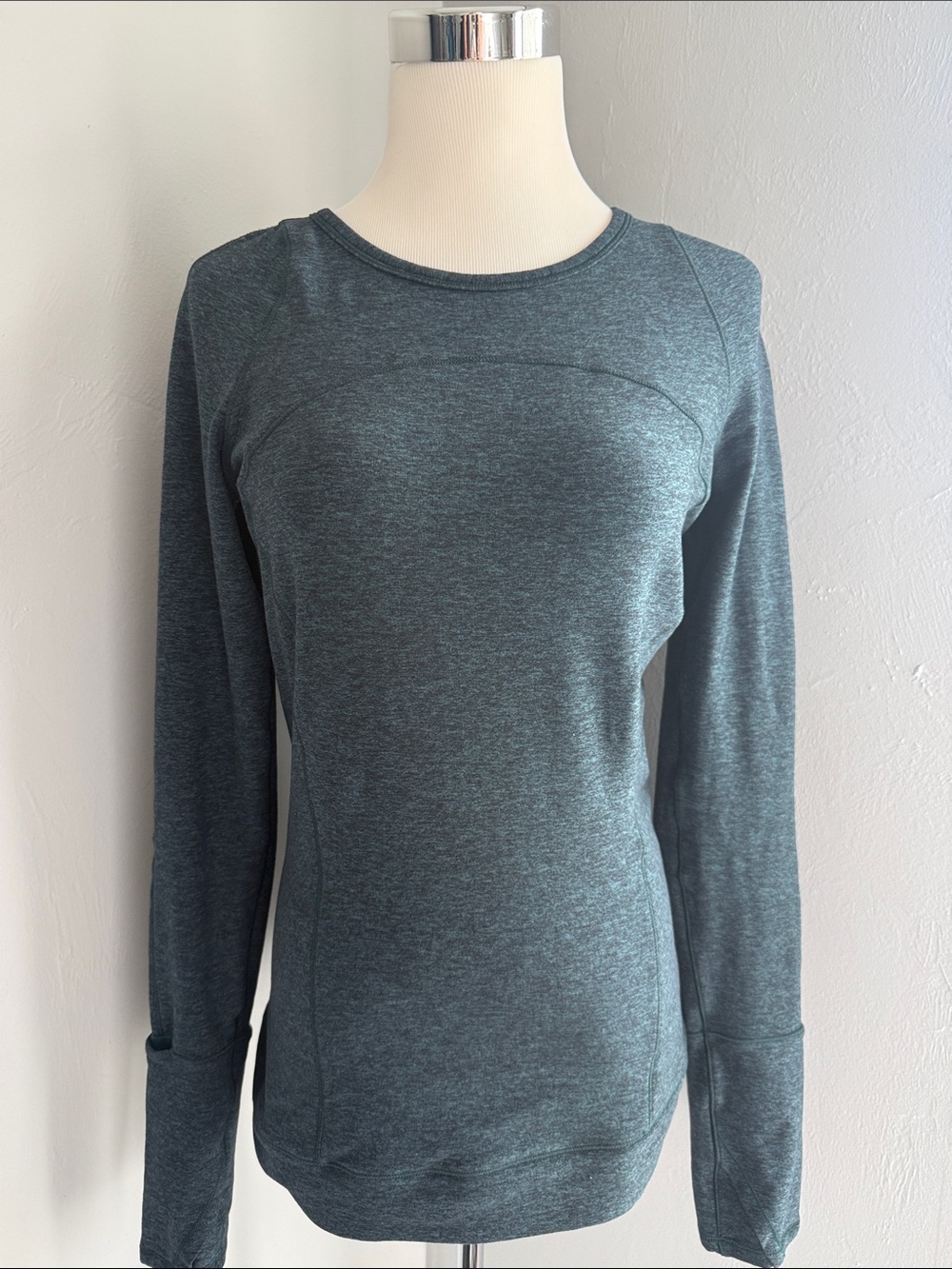 lululemon athletica women's long-sleeve crew in heathered charcoal blue